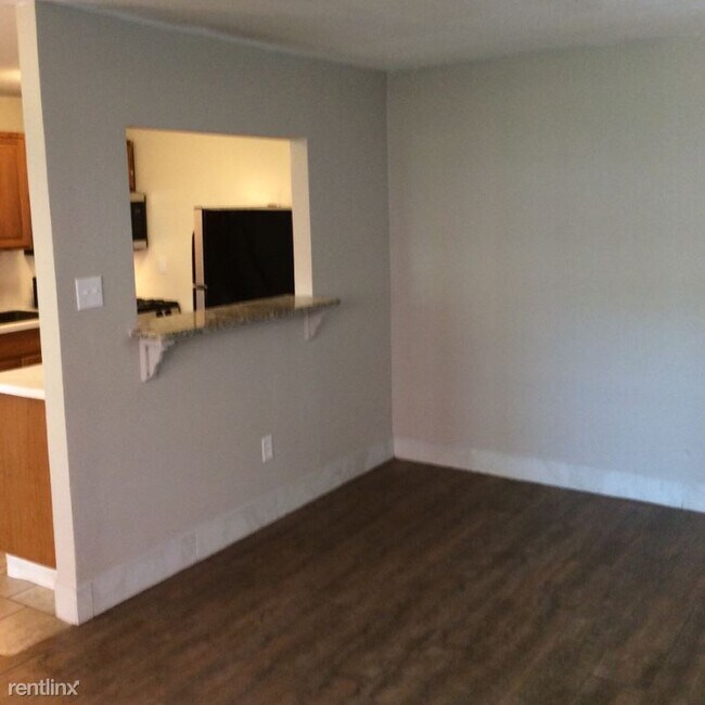 Building Photo - 1 br, 1 bath Condo - 17 WATER STREET 30 Un...