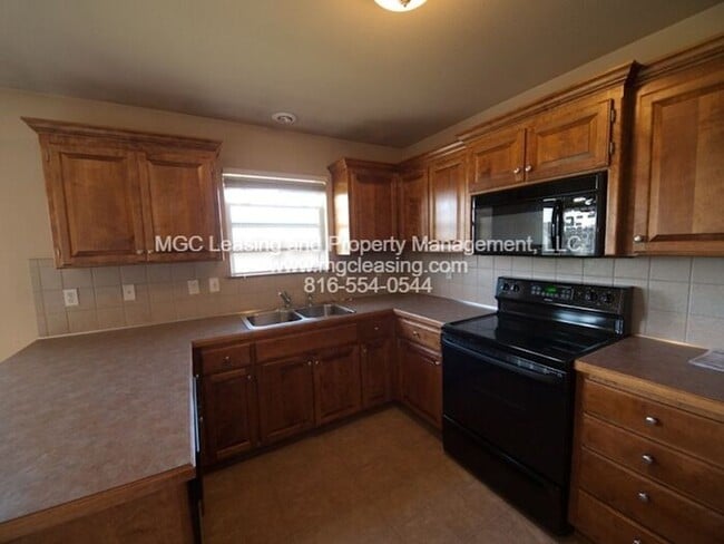 Building Photo - Snag This Raymore Gem Before the Luck Runs Out - Available 03/31/26