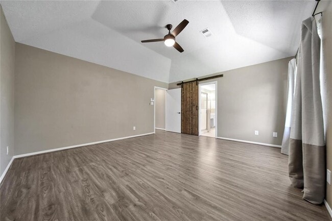 Building Photo - 23111 Red River Dr