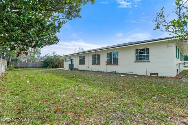 Building Photo - 4103 San Remo Dr