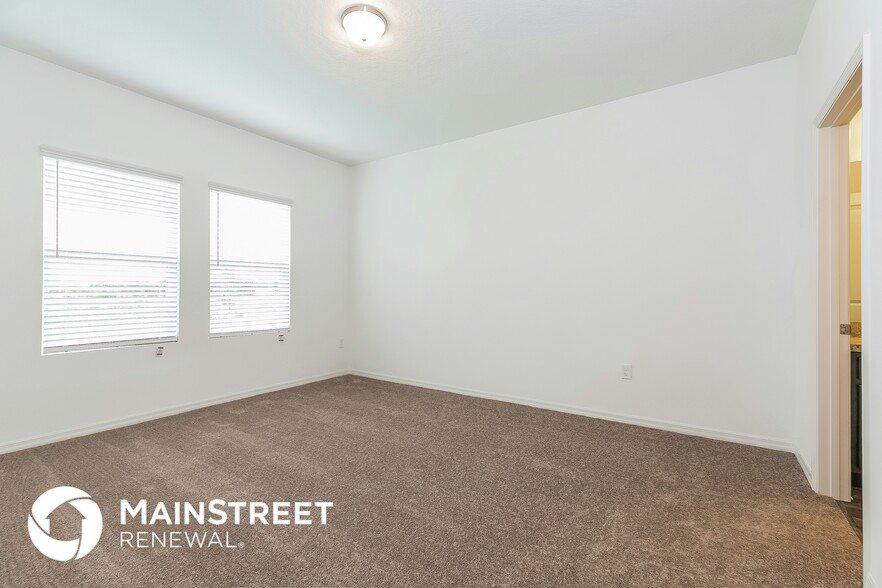 Building Photo - 194 Hidden Lk Lp