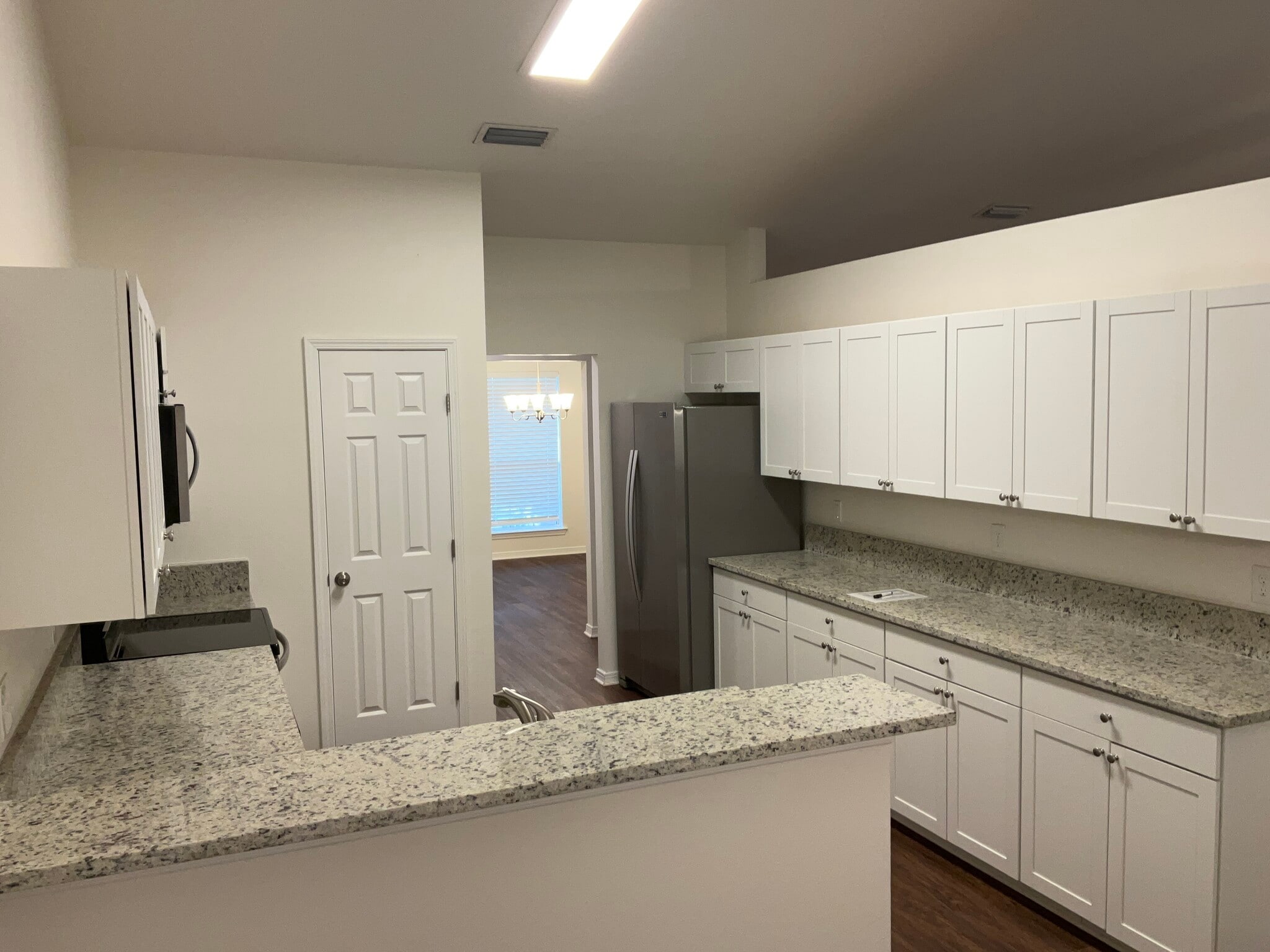 Building Photo - 3256 Silverado Cir