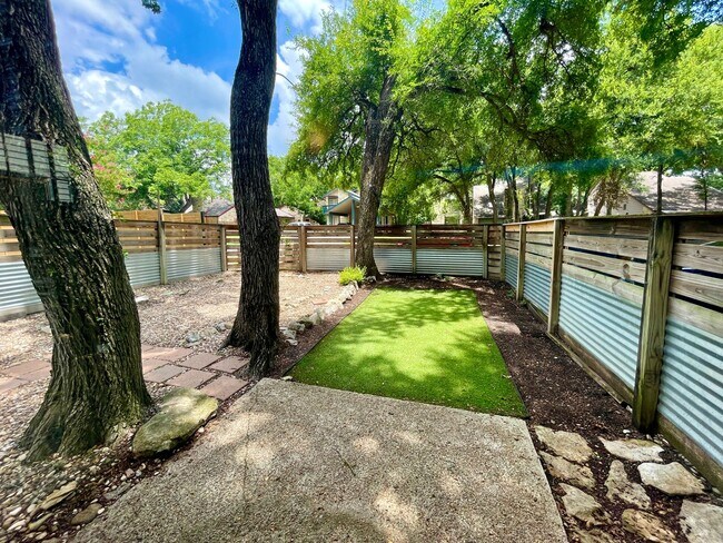 Building Photo - 1713 Cinnamon Path