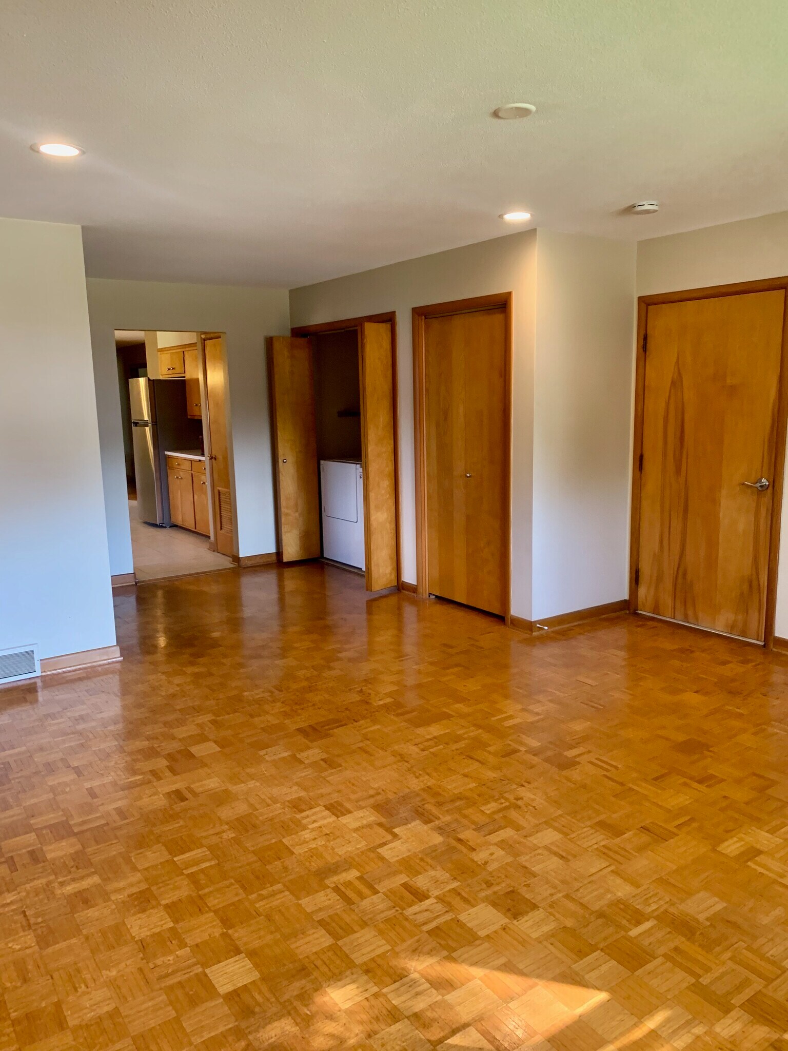 2nd Living Room - 2304 N Sycamore St