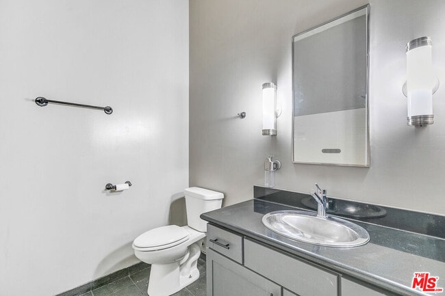 Building Photo - 420 San Pedro St