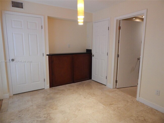 Building Photo - 6959 SW 110th Ct