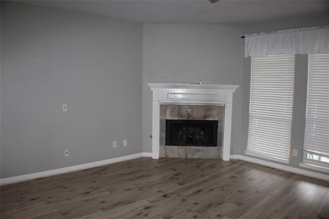 Building Photo - 1718 Heddon Falls Dr