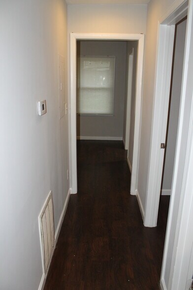 Building Photo - 756 Sunset Blvd SW