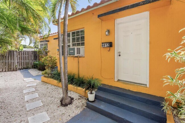 Building Photo - 4410 NE 2nd Ave