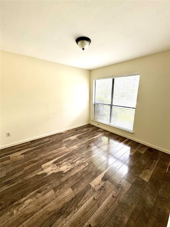 Building Photo - 2112 Surrender Ave