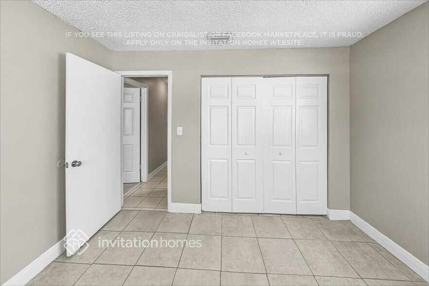 Building Photo - 14971 SW 92nd Terrace