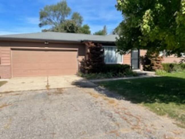 Building Photo - 4057 Bramford-