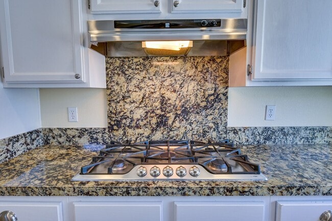 Building Photo - SE!! 4 Bedrooms!! Single Story!! NO HOA!! 3 Car Garage!!! Pool!!! Spa!!! RV Parking!!! Low mainte...