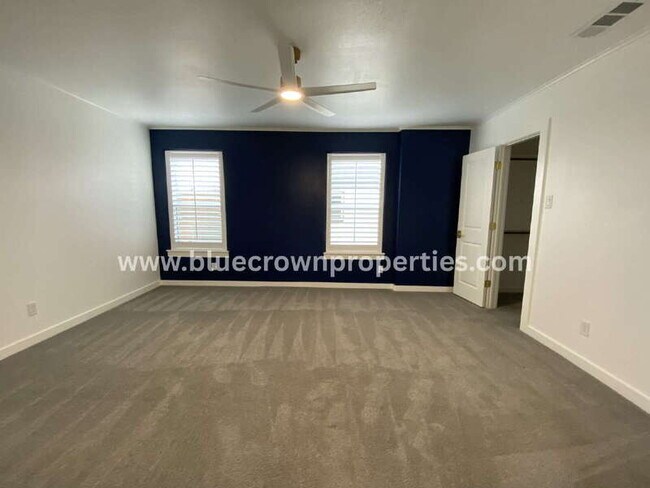 Building Photo - 1223 E Waco Ave