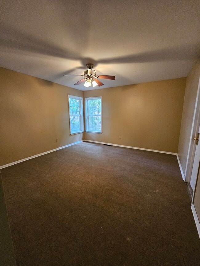 Building Photo - 4 bedroom/2 bathroom house in Florence, ju...