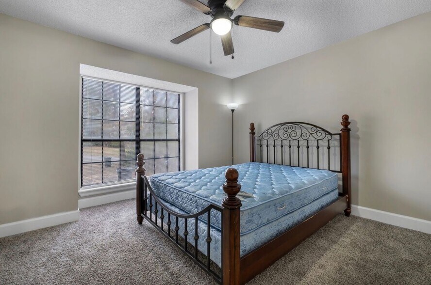 Building Photo - 1957 Darryl Dr