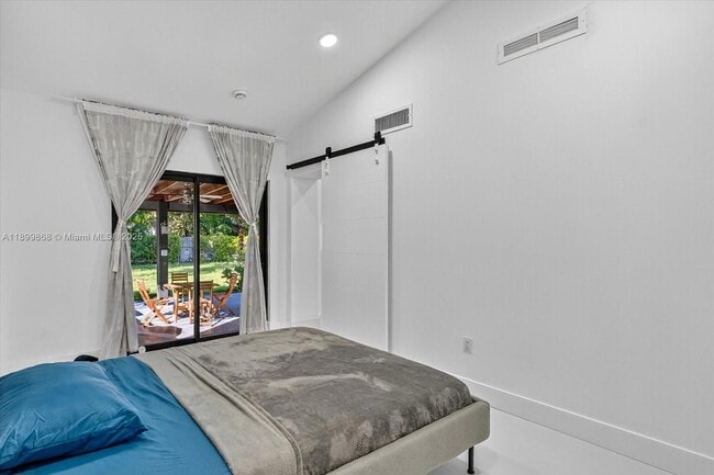 Building Photo - 125 NE 107th St