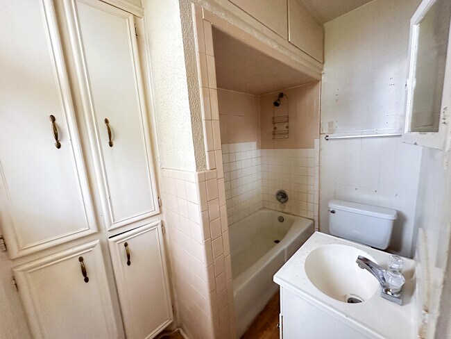 Building Photo - 1912 20th St