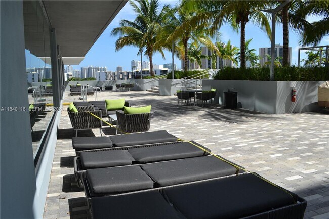 Building Photo - 2960 NE 207th St