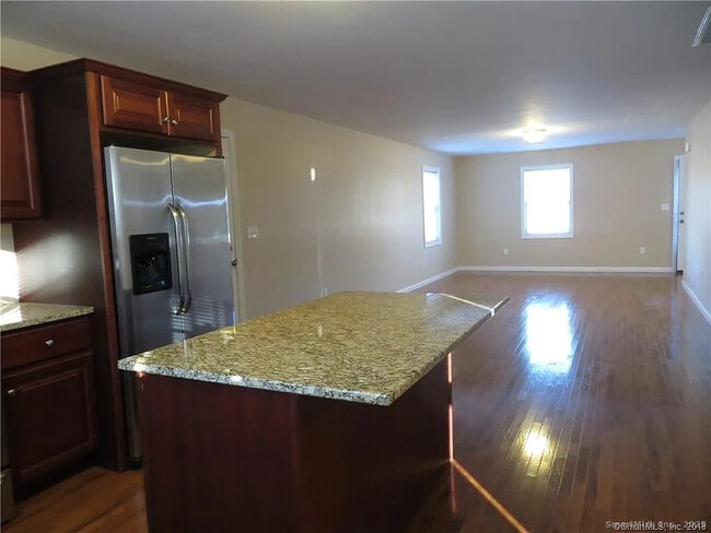 Building Photo - 4 Grove St