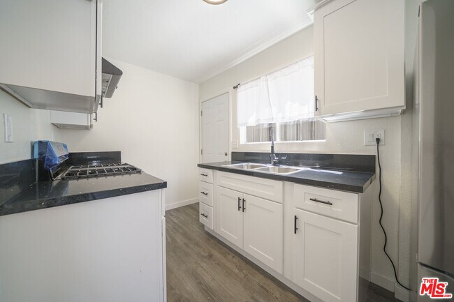 Building Photo - 7510 Avalon Blvd