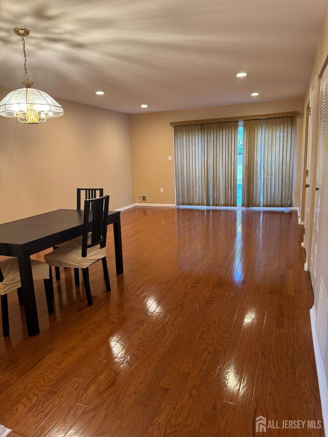 Building Photo - 286 Palombi Ct