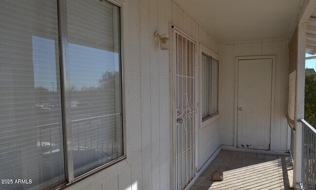 Primary Photo - 111 S Outpost Rd