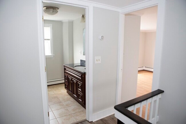 Building Photo - 43 Beacon St