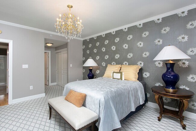 Building Photo - 1 Bedroom w/Den Condo In Meadowmont Villag...