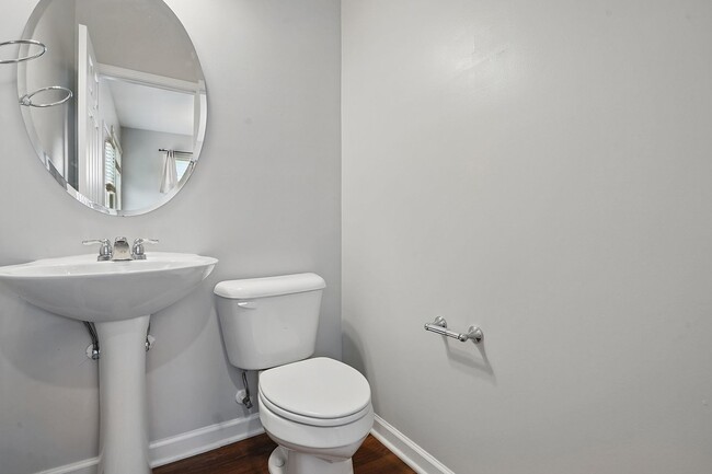 Building Photo - AVAILABLE-GREAT HOME IN THE HEART OF RALEI...