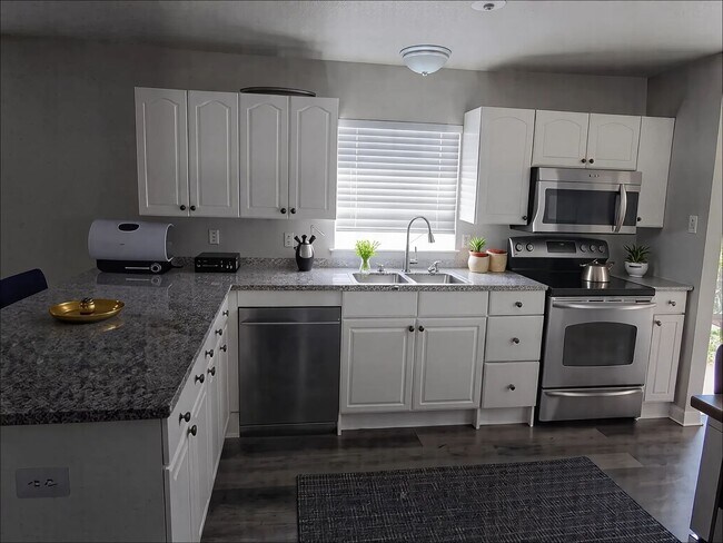 Building Photo - Charming 3-Bedroom Home in Bonham, TX – Only $1,399/month!