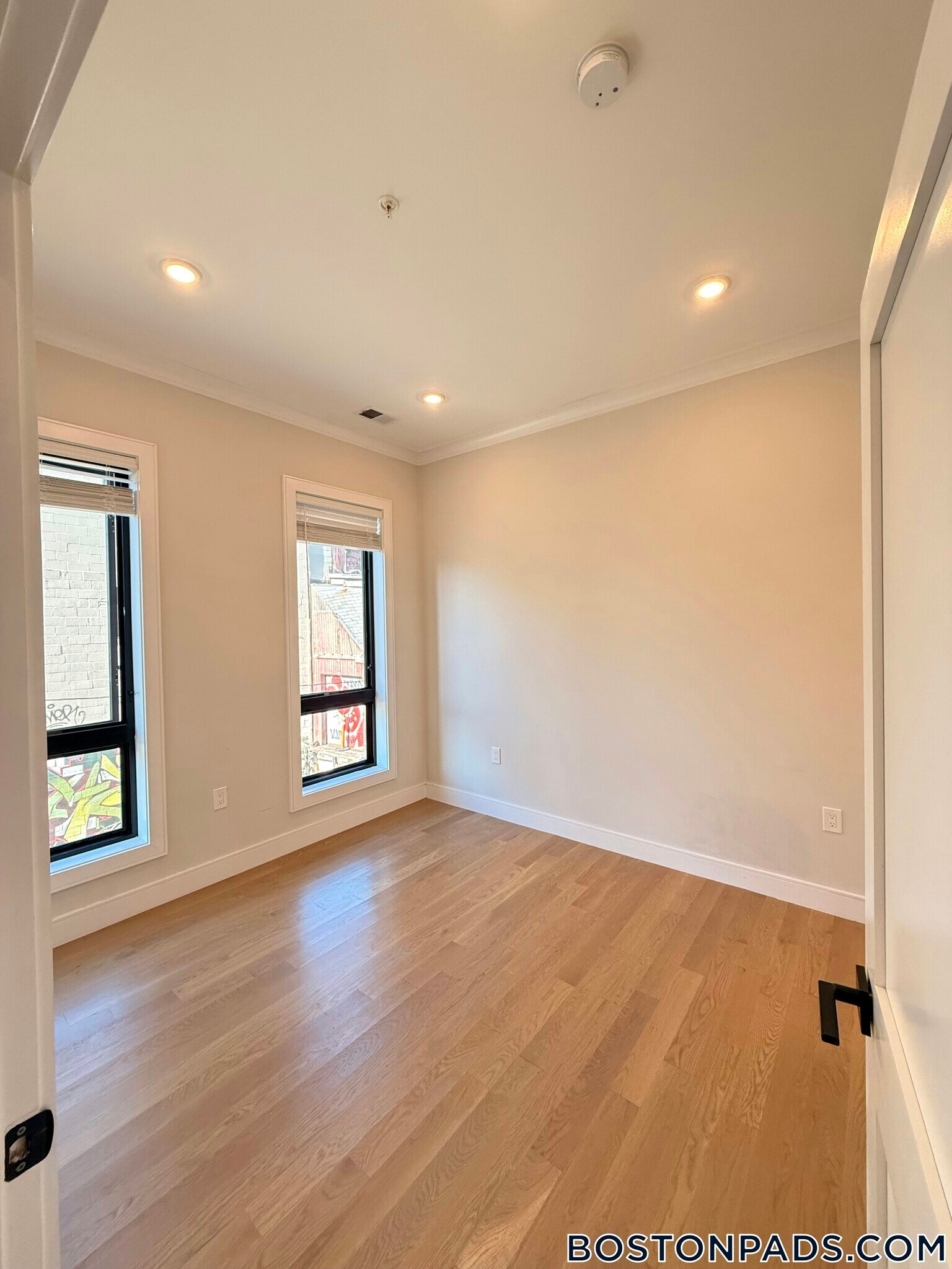 Building Photo - 16-18 Highgate St.