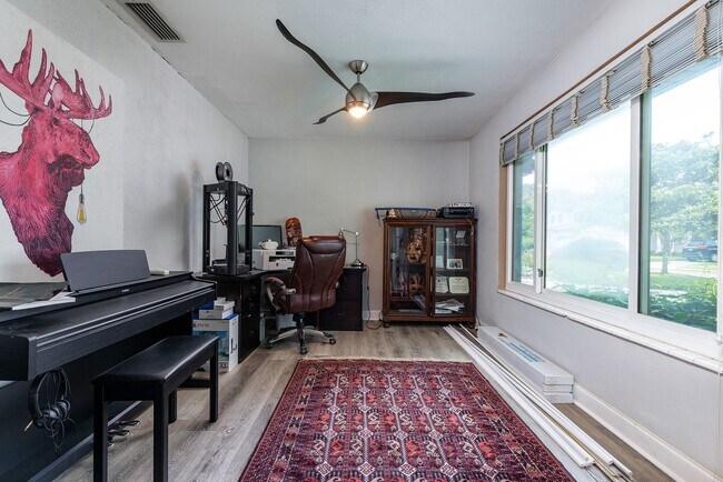 Building Photo - Virginia Park Gem, Renovated 3 Bed, 2 Car Garage, Large Private Backyard