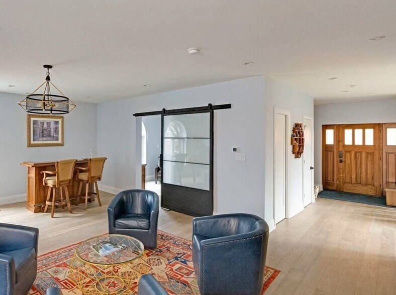 Building Photo - 230 S 3rd St