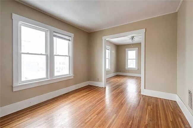 Building Photo - 328 Tennyson Ave