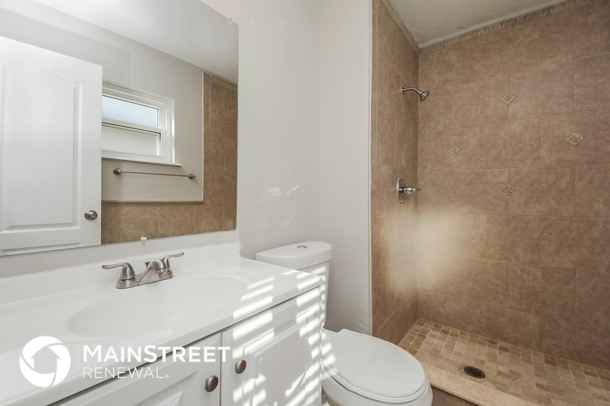 Building Photo - 881 Evangeline Ave