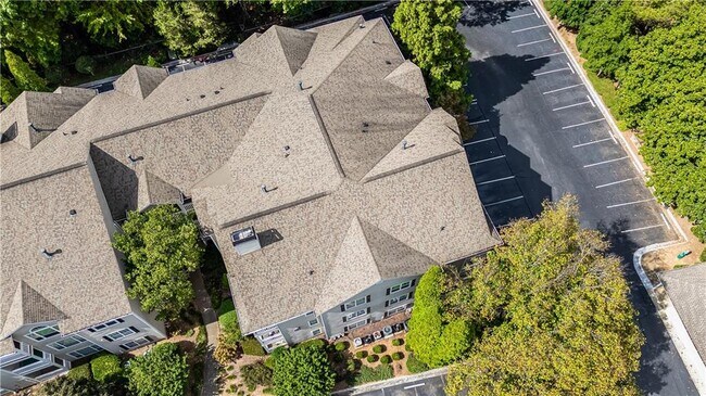 Building Photo - 1250 Parkwood Cir SE