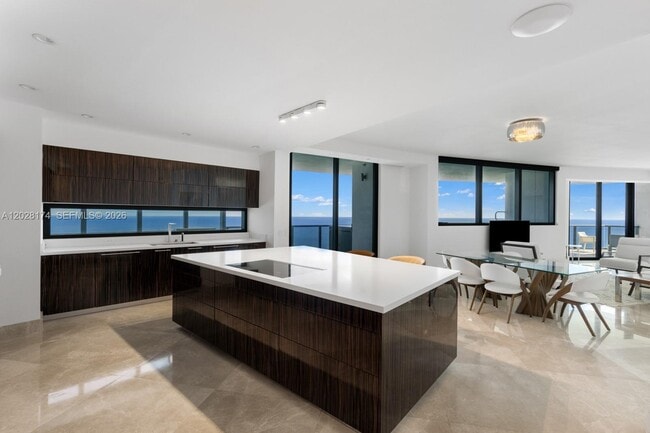 Building Photo - 18555 Collins Ave
