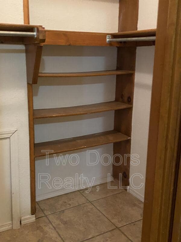 Building Photo - 2820 SE 55th St