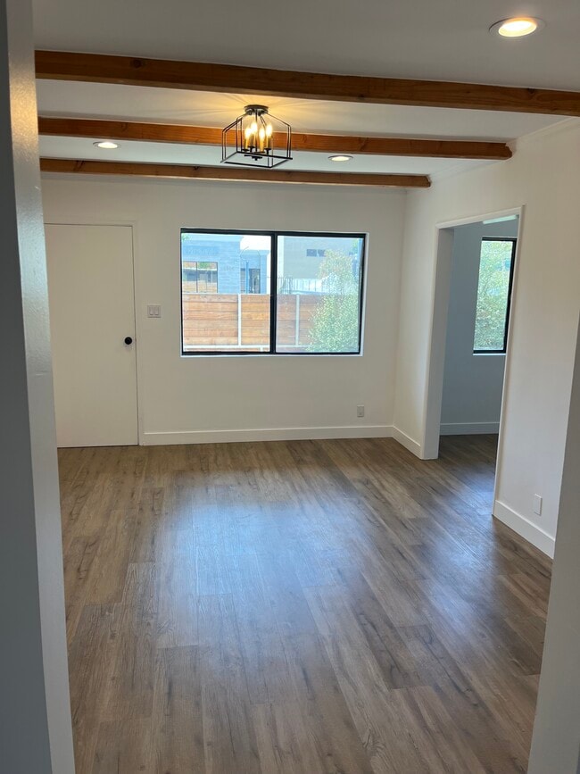 Building Photo - 1023-1031 Pico Blvd