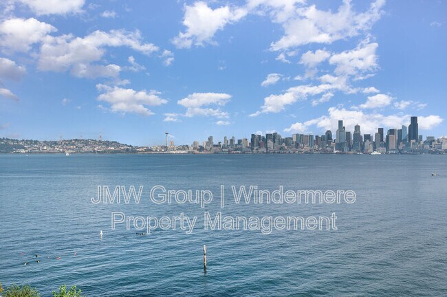 Building Photo - 1709 Harbor Ave SW