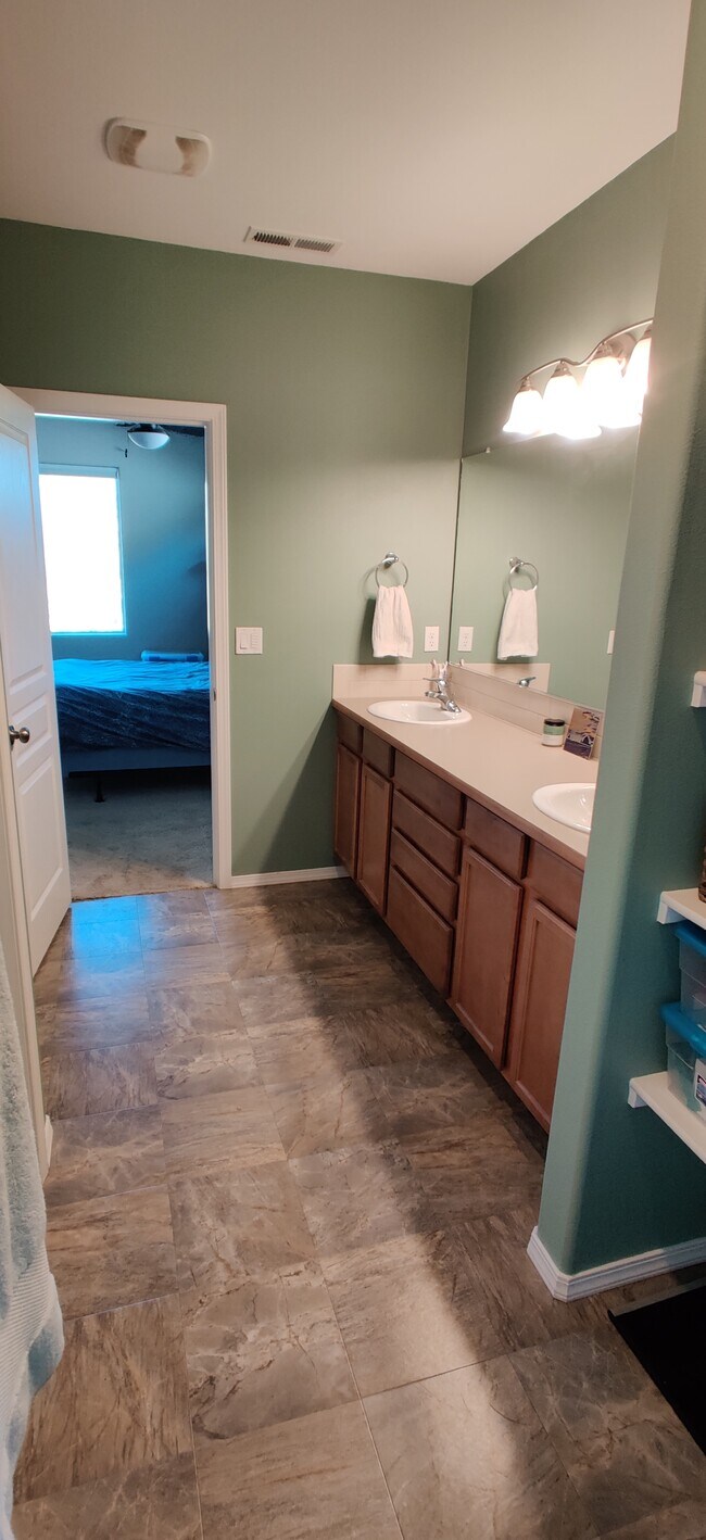 Building Photo - 2539 Jordan St