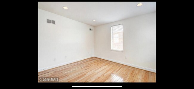 Building Photo - 3 Bed - Pets Allowed Near Patterson Park