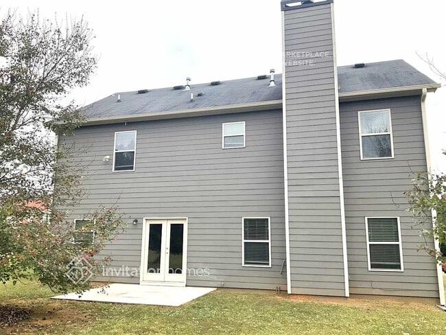 Building Photo - 2065 Hydrangea Ln