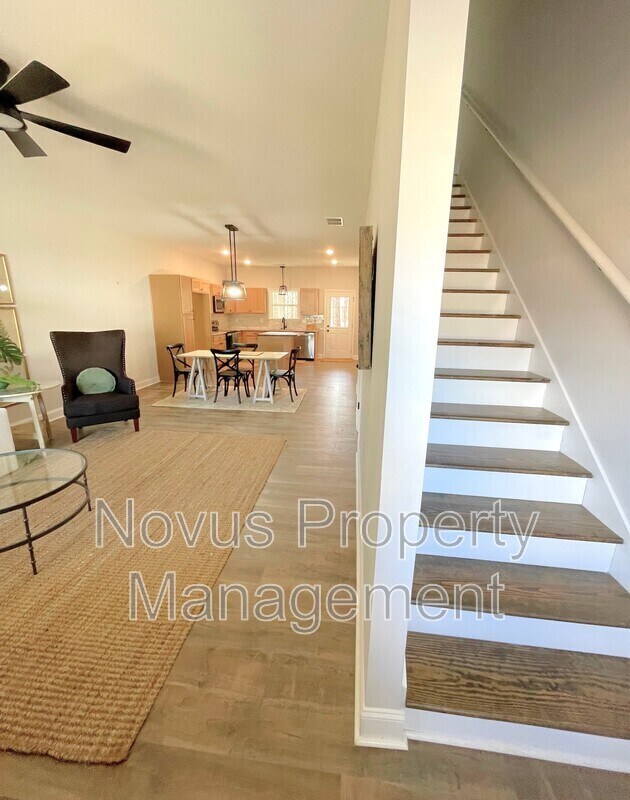 Building Photo - 111 Crestpoint Rd