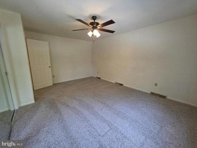 Building Photo - 9 Gristmill Dr