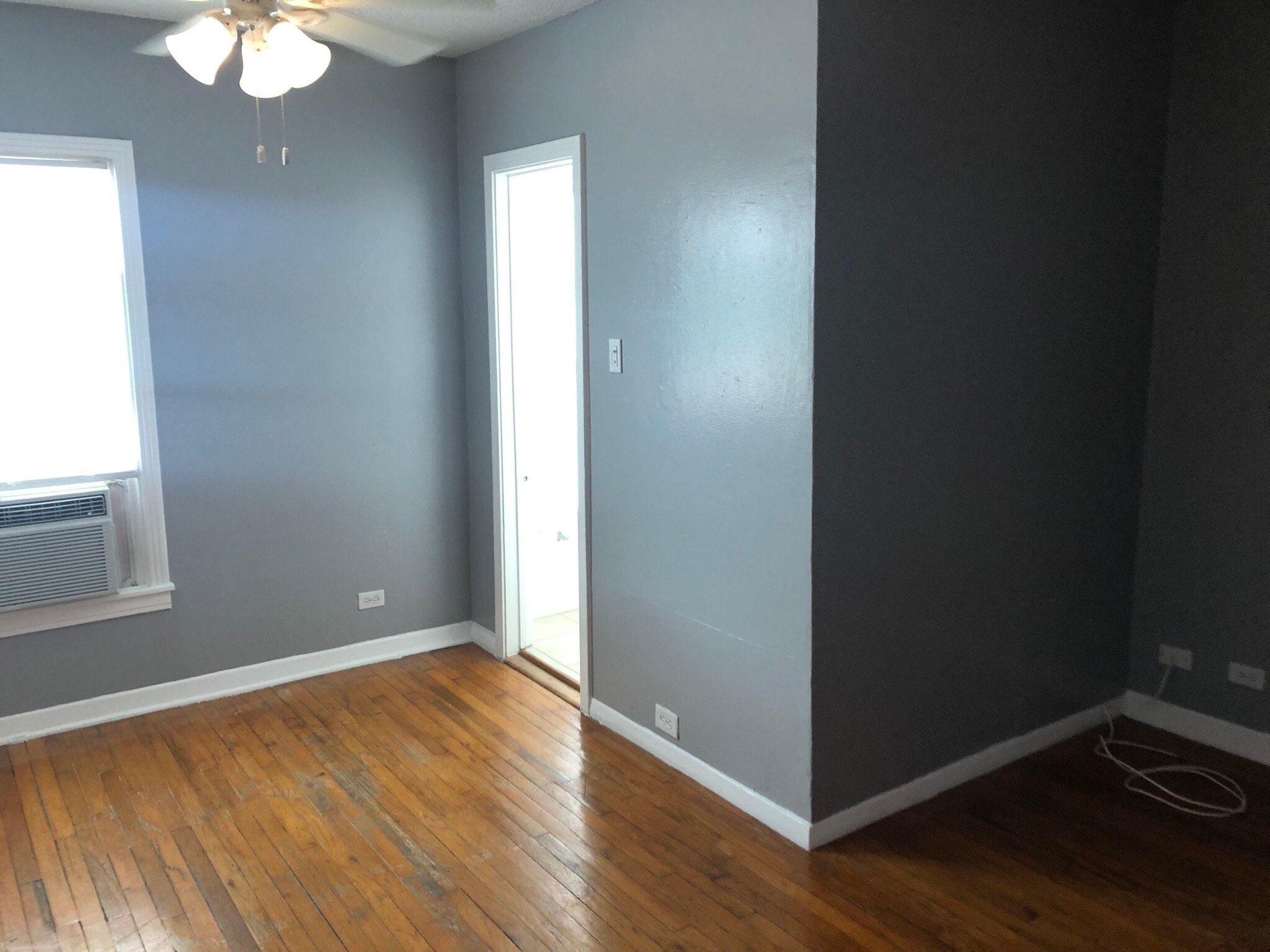 Building Photo - 136 W Ridgewood Ct