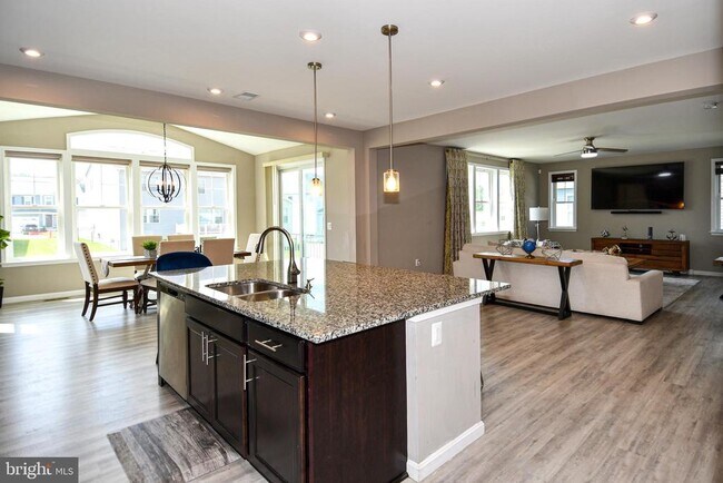 Building Photo - 7706 Colburn Dr