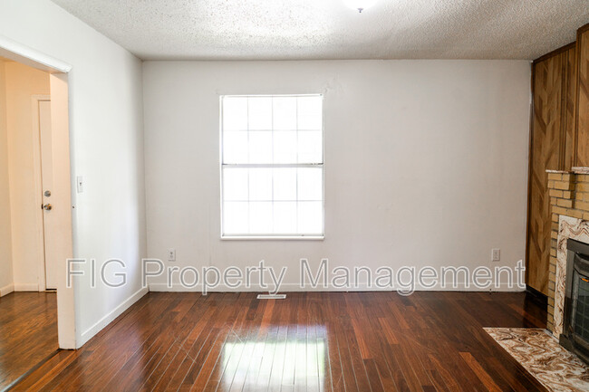 Building Photo - 1630 Wallace St