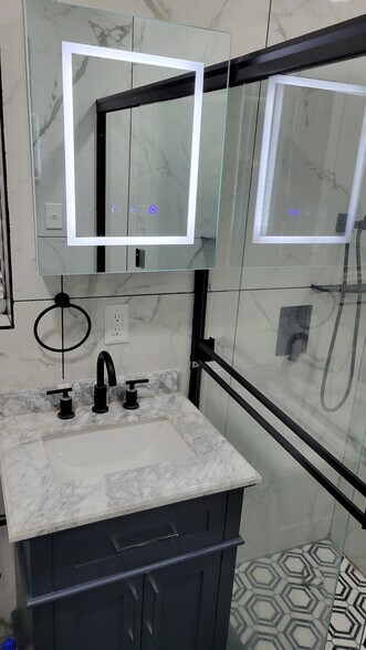 Building Photo - 58 62nd St